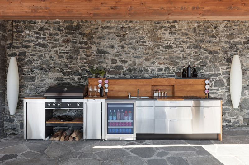 Sapphire Series 3, 24"W, Glass Door, Indoor-Outdoor, Stainless Steel, Commercial Refrigerator (SBC243SS)